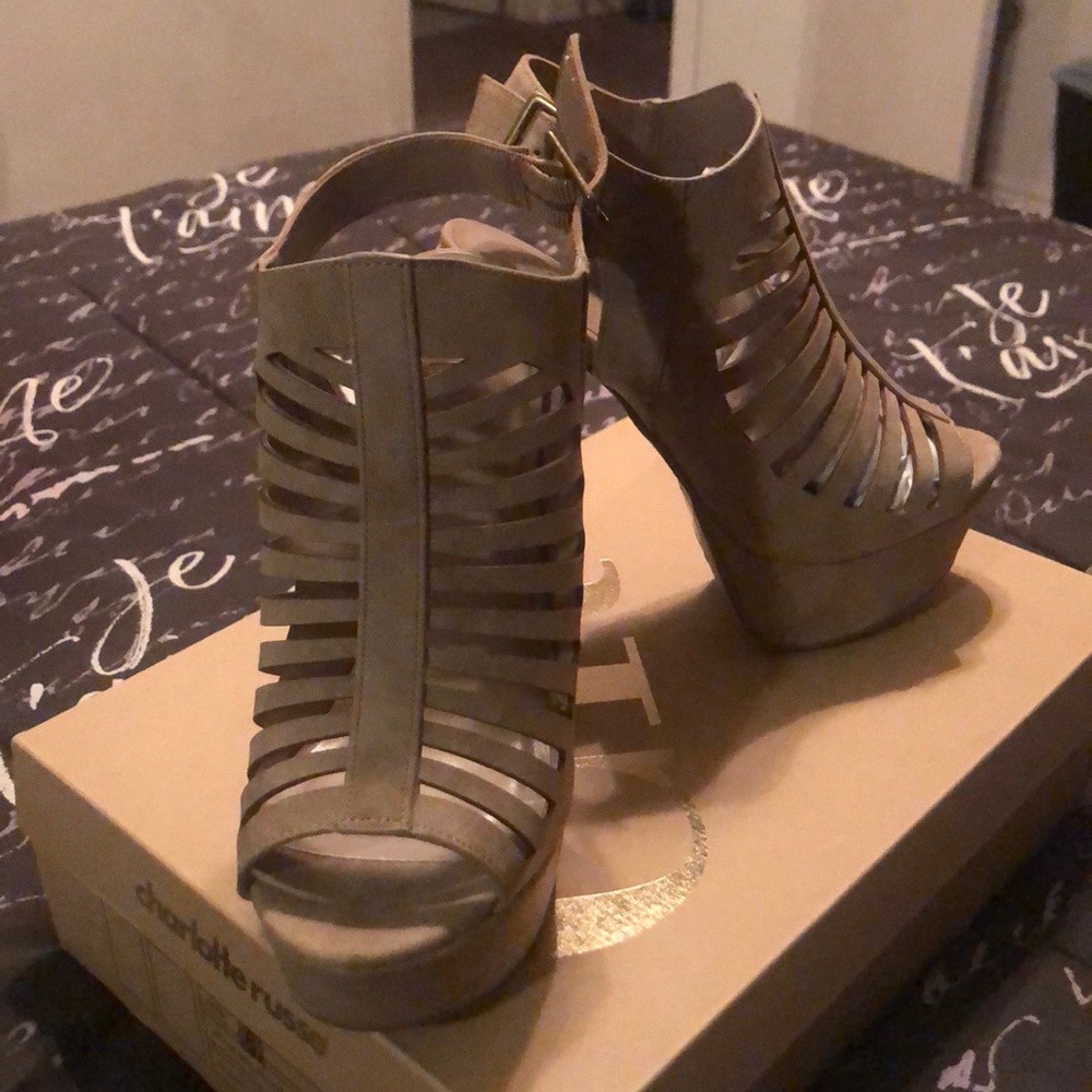 Shoes - Picture 3 of 4